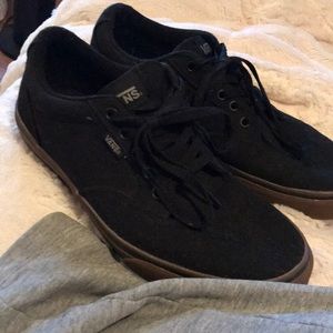 Men’s 10.5 black vans